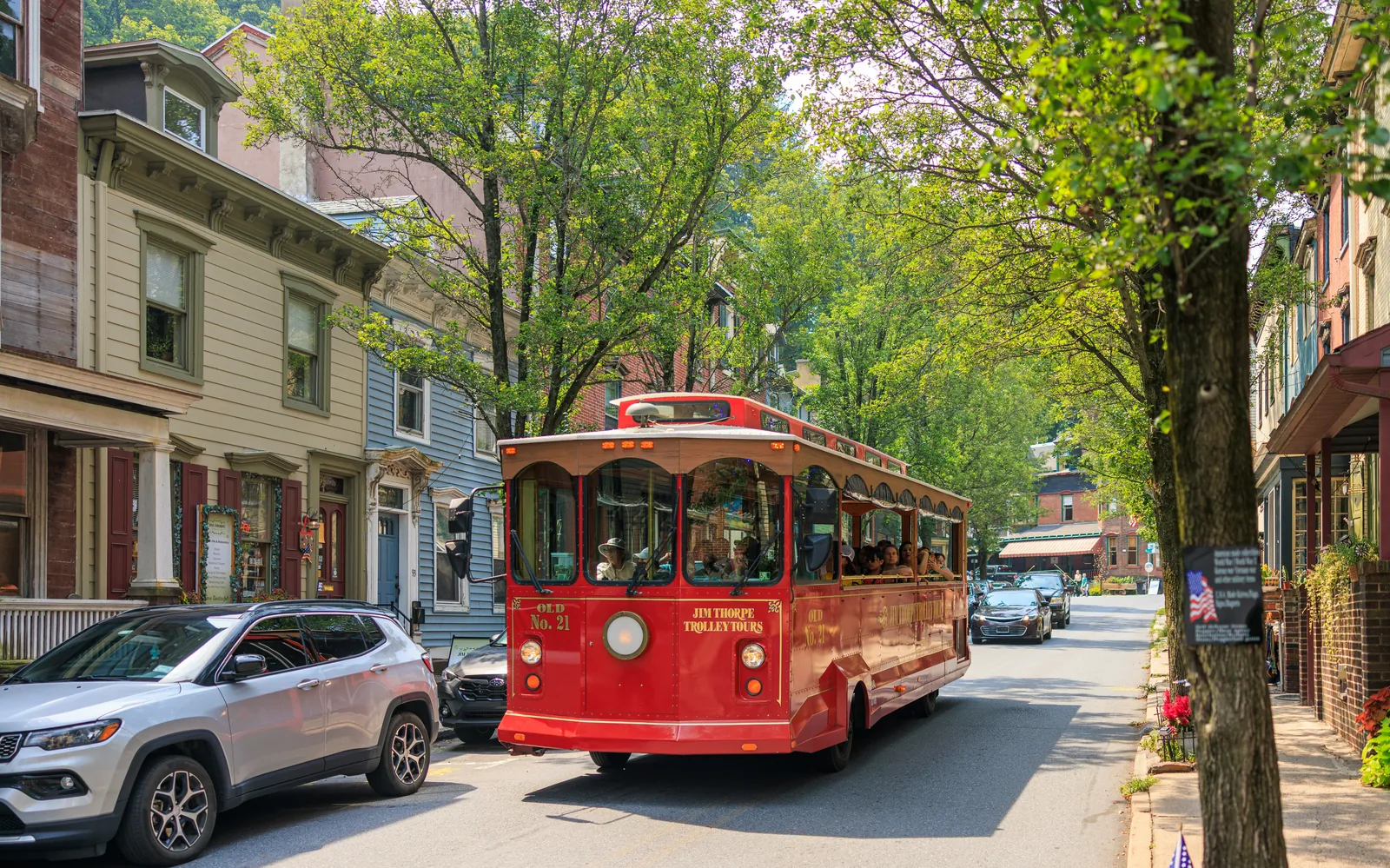 DIY Website Builder vs Hiring a Web Developer in Singapore: Which Is Better? hero image